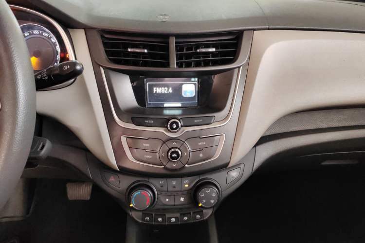 Used Chevrolet Sail 2015 Sail 3 1.5L AMT Happiness Sunroof Edition
