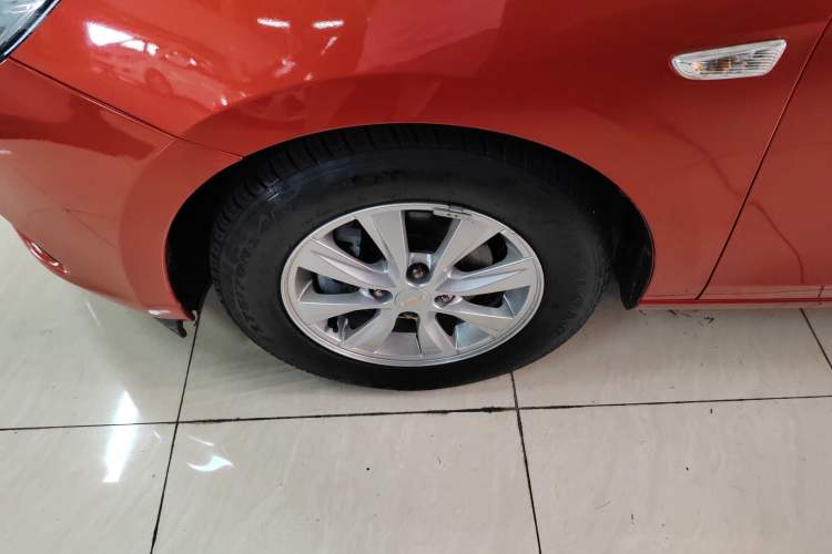 Used Chevrolet Sail 2015 Sail 3 1.5L AMT Happiness Sunroof Edition
