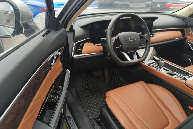 Used Bestune T99 2023 2.0T Automatic Premium (6AT)
