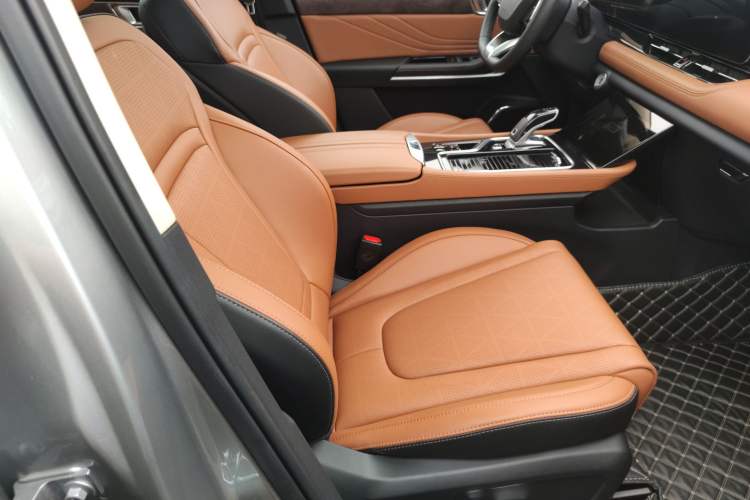 Used Bestune T99 2023 2.0T Automatic Premium (6AT)
