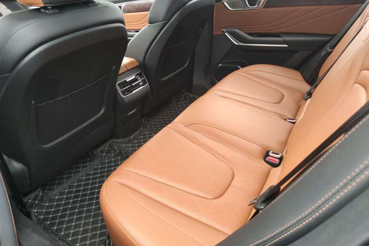 Used Bestune T99 2023 2.0T Automatic Premium (6AT)
