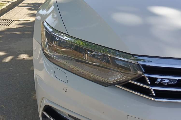 Used Volkswagen Variant 2016 380TSI Two-Wheel Drive R-Line Version
