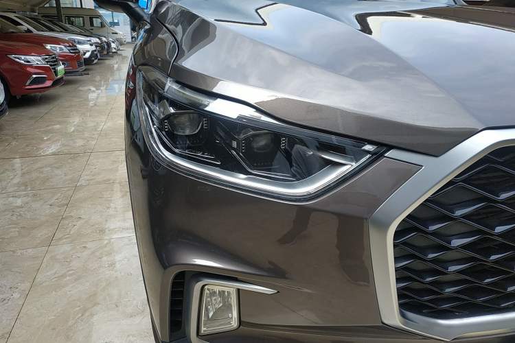 Used SAIC MAXUS D90 2017 2.0T Automatic All-Wheel Drive Polaris