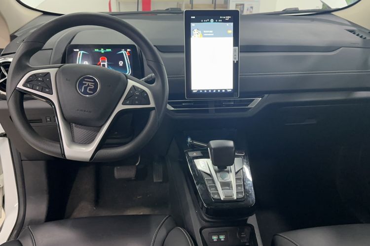 Used BYD Yuan New Energy 2019 EV535 Smart Connect Trendsetting Model Center Console