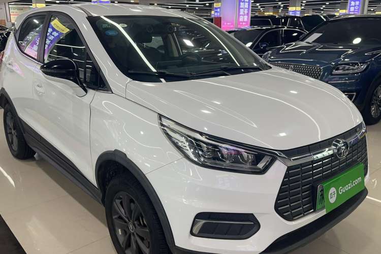 Used BYD Yuan New Energy 2019 EV535 Smart Connect Trendsetting Model Front Right 45 Deg