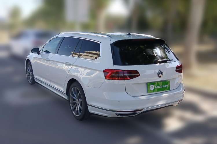 Used Volkswagen Variant 2016 380TSI Two-Wheel Drive R-Line Version
