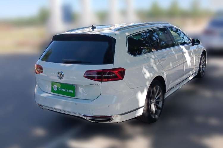 Used Volkswagen Variant 2016 380TSI Two-Wheel Drive R-Line Version
