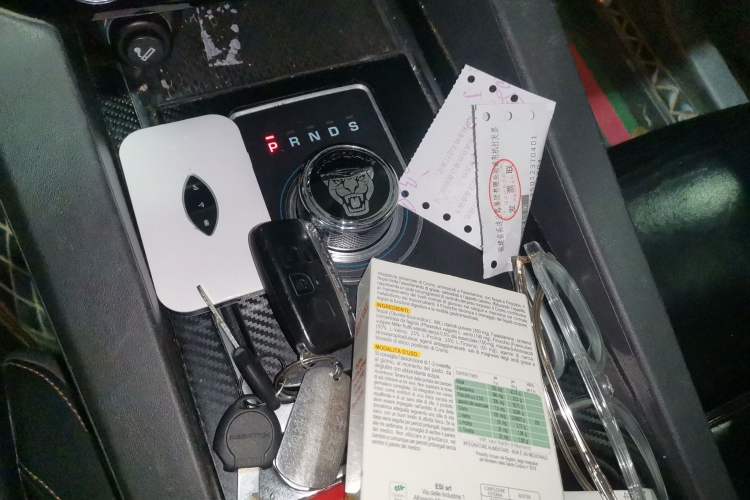 Used Jaguar F-PACE 2016 2.0T Two-Wheel Drive Urban Luxury Edition