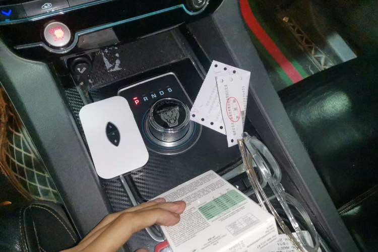 Used Jaguar F-PACE 2016 2.0T Two-Wheel Drive Urban Luxury Edition