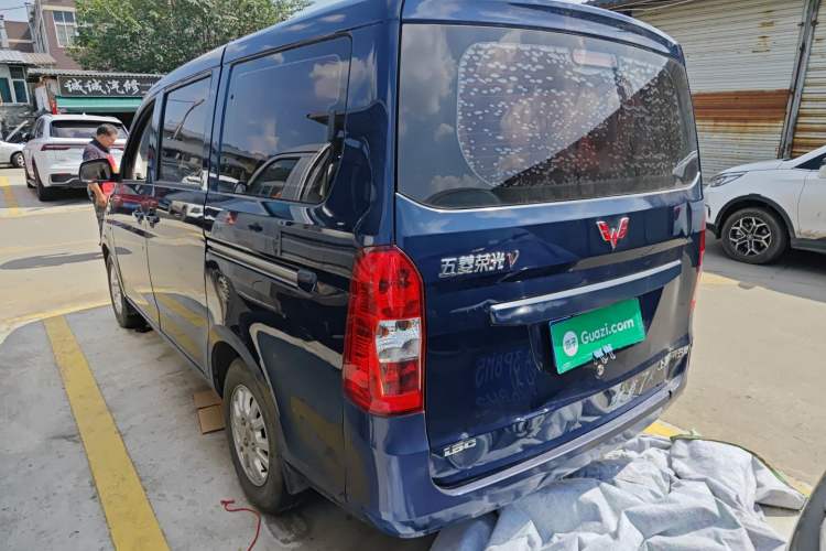 Used Wuling Rongguang V 2016 1.5L Standard Version
