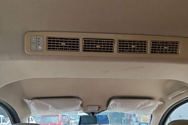 Used Wuling Rongguang V 2016 1.5L Standard Version
