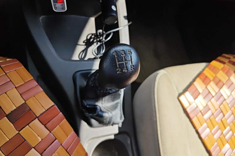 Used Wuling Rongguang V 2016 1.5L Standard Version
