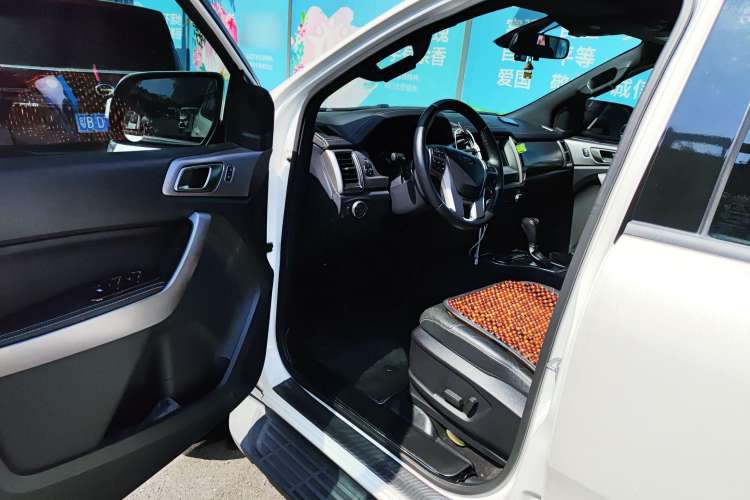 Used Ford Everest 2017 2.0T Gasoline Automatic 4x4 Luxury Edition 7 Seats
