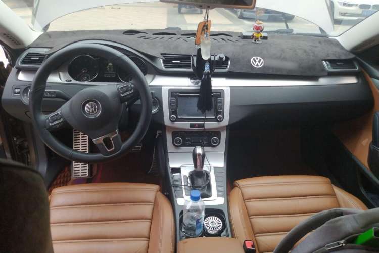 Used Volkswagen CC 2012 1.8TSI Elite Edition Center Console