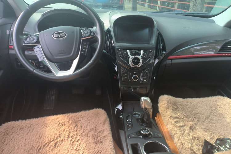 Used BYD Qin New Energy 2014 1.5T Flagship Model
