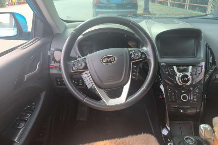 Used BYD Qin New Energy 2014 1.5T Flagship Model
