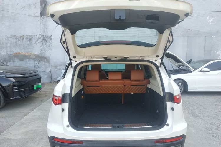 Used Zotye T700 2017 1.8T Dual-Clutch Luxury Model
