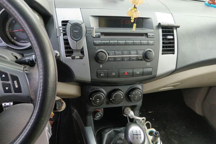 Used Land X8 2009 2.5T Diesel 4x4 Ultra-Luxury Version
