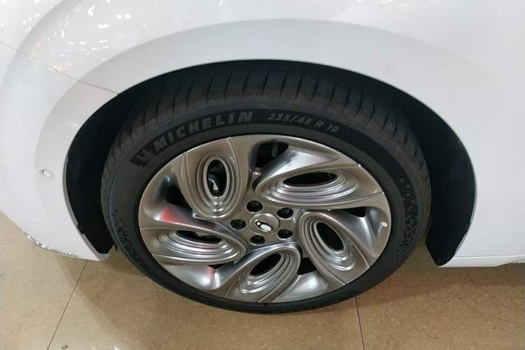 Used ORA Lightning Cat 2022 555 km Luxury Edition