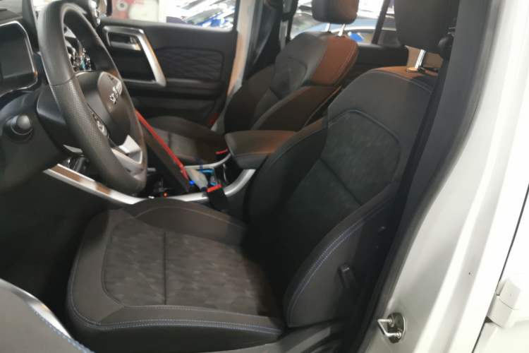 Used BAIC Off-Road BJ40 2021 2.3T Manual Four-Wheel Drive Blade Hero Edition Pioneer Version
