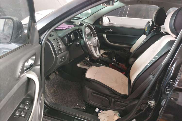 Used CHANGAN CS35 2014 1.6L Automatic Luxury Model China IV Standard
