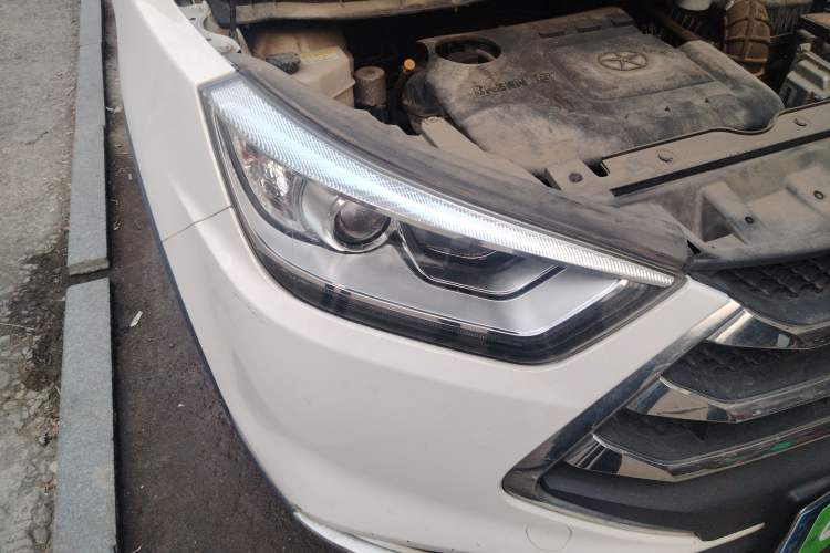 Used JAC Refine S3 2016 1.5L Manual Luxury Smart Version Right Front Headlight