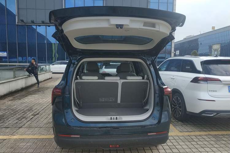 Used FORTHING Yacht 2022 1.5T DCT Chasing Wind Edition Trunk