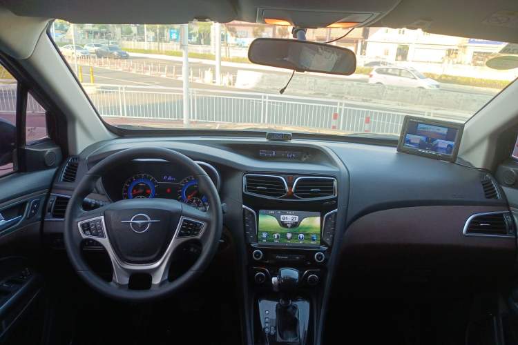 Used Haima V70 2016 1.5T Automatic Comfort & Enjoyment Version 7 Seats
