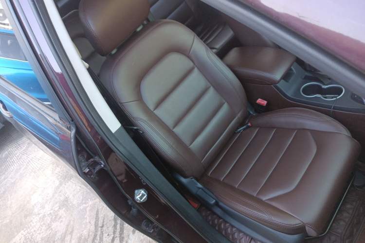 Used Haima V70 2016 1.5T Automatic Comfort & Enjoyment Version 7 Seats
