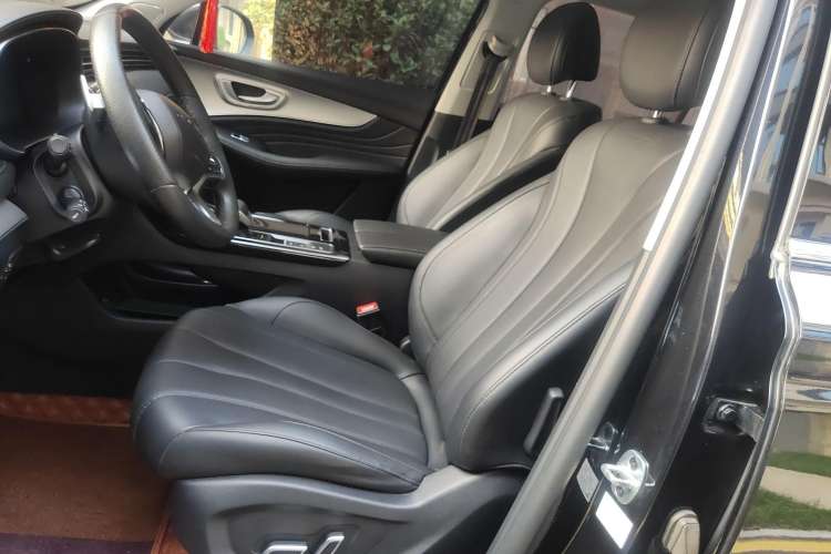 Used Roewe RX5 MAX 2019 300TGI Automatic Smart Cabin Luxury Edition