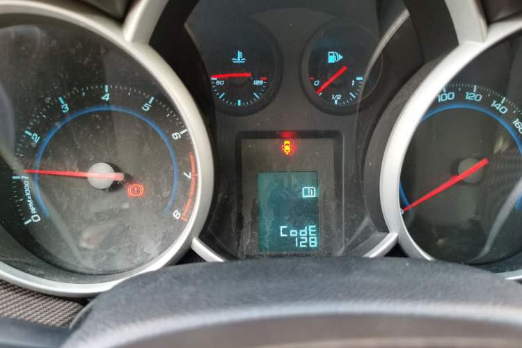 Used Chevrolet Cruze 2013 Hatchback 1.6L Manual Luxury Model