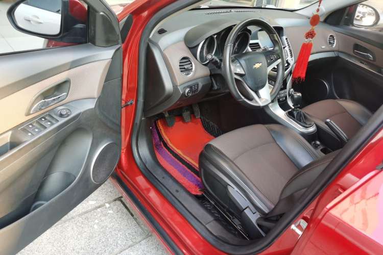 Used Chevrolet Cruze 2013 Hatchback 1.6L Manual Luxury Model