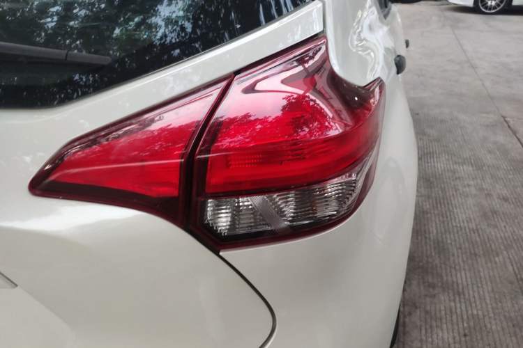 Used Nissan Kicks 2017 1.5L Manual Cool Dynamic Edition
