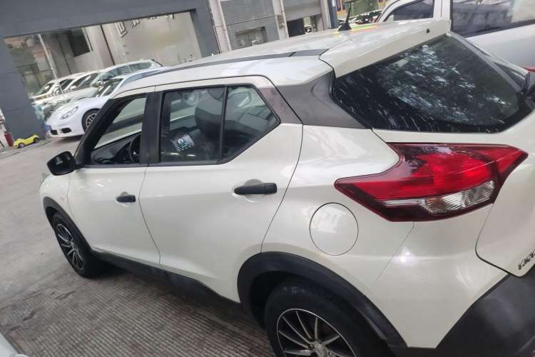 Used Nissan Kicks 2017 1.5L Manual Cool Dynamic Edition
