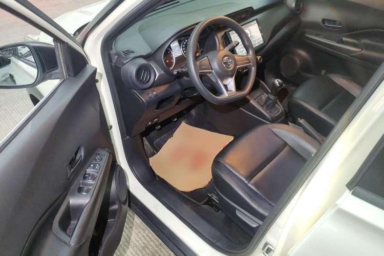 Used Nissan Kicks 2017 1.5L Manual Cool Dynamic Edition
