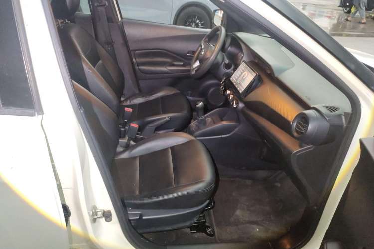 Used Nissan Kicks 2017 1.5L Manual Cool Dynamic Edition
