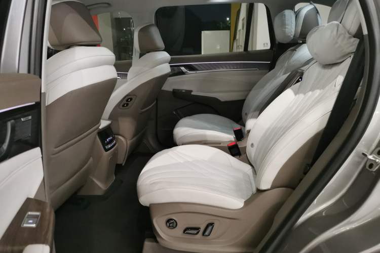 Used Roewe RX9 2023 2.0T Four-Wheel Drive Luxury Edition