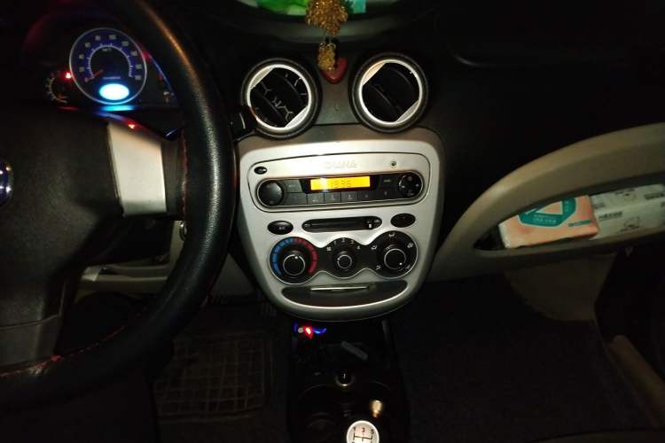 Used CHANGAN Benni mini 2012 1.0L Manual Fashion Edition China IV Standard
