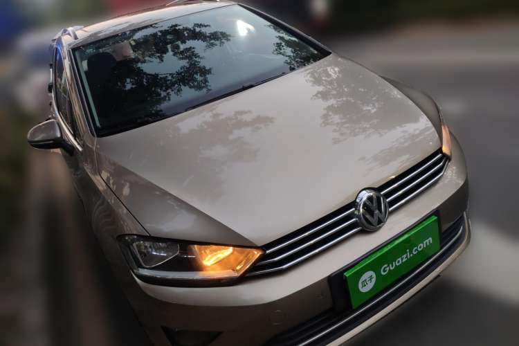 Used Volkswagen Golf Sportsvan 2016 230TSI Automatic Trend Edition Front Right 45 Deg