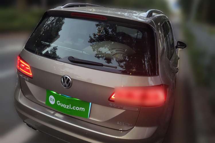 Used Volkswagen Golf Sportsvan 2016 230TSI Automatic Trend Edition Rear Right 45 Deg