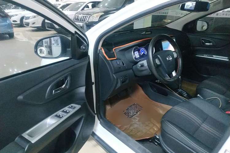 Used Dongfeng Aeolus AX3 2016 1.5L Automatic Shangkue Model
