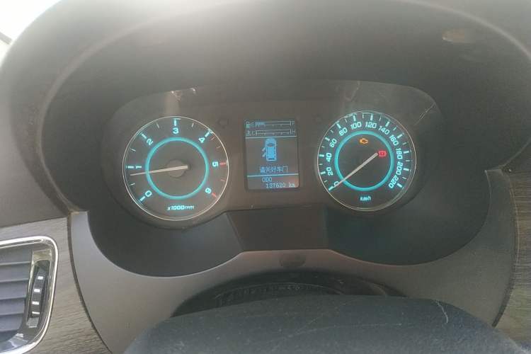 Used JAC Refine M5 2014 1.9T Diesel Manual Business Edition
