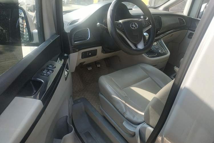 Used JAC Refine M5 2014 1.9T Diesel Manual Business Edition
