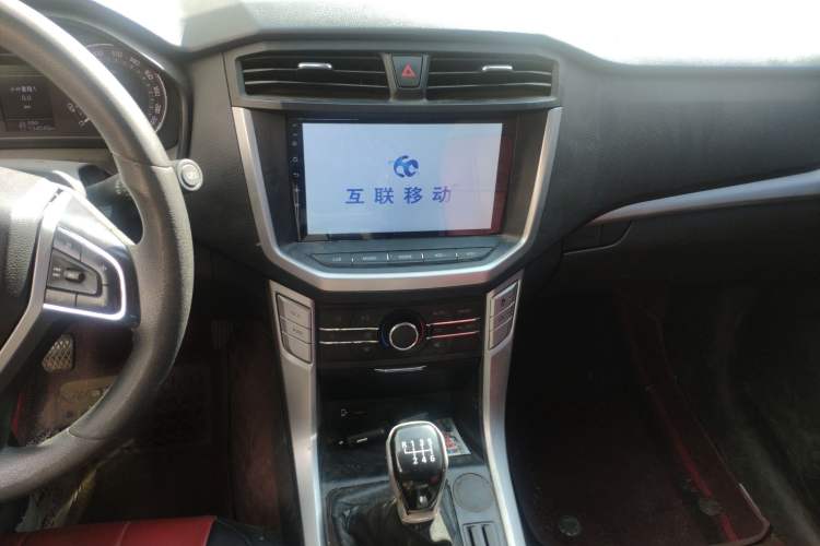 Used SAIC MAXUS T60 2017 2.8T Diesel Manual Two-Wheel Drive High-Ride Elite Long-Body Emission Standard V
