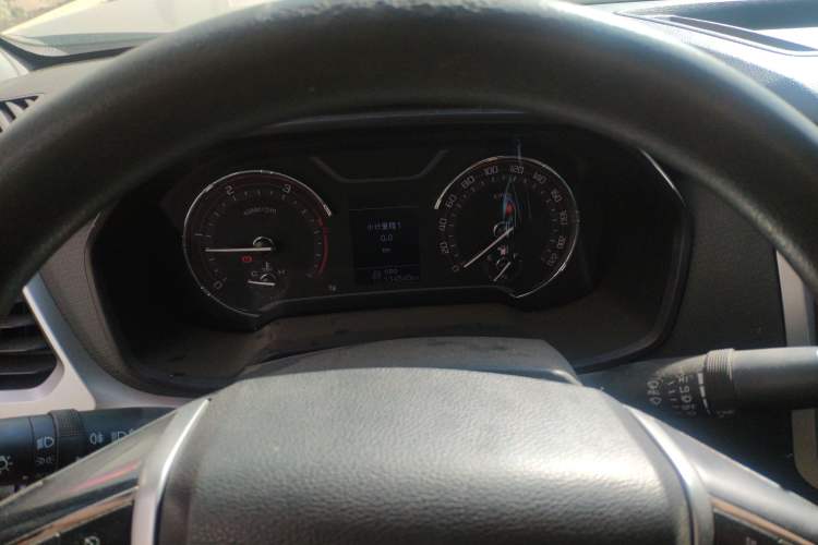 Used SAIC MAXUS T60 2017 2.8T Diesel Manual Two-Wheel Drive High-Ride Elite Long-Body Emission Standard V
