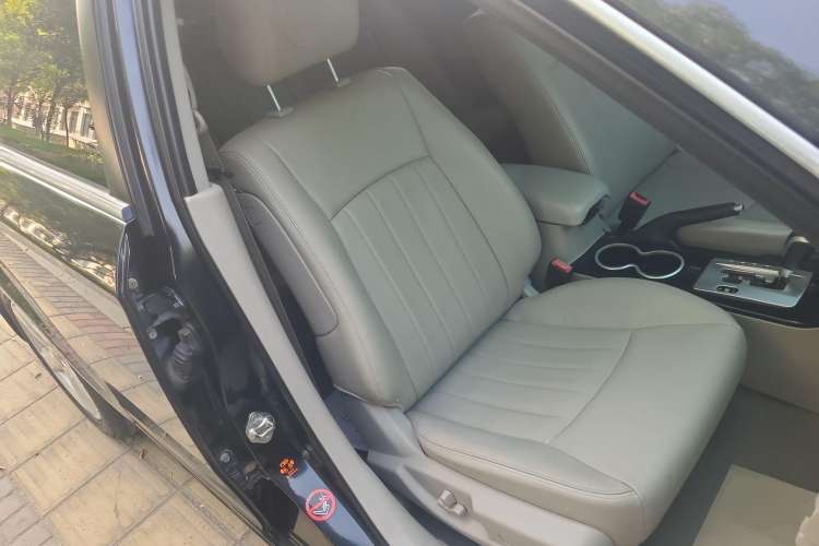 Used Bestune B70 2012 1.8L automatic luxury edition
