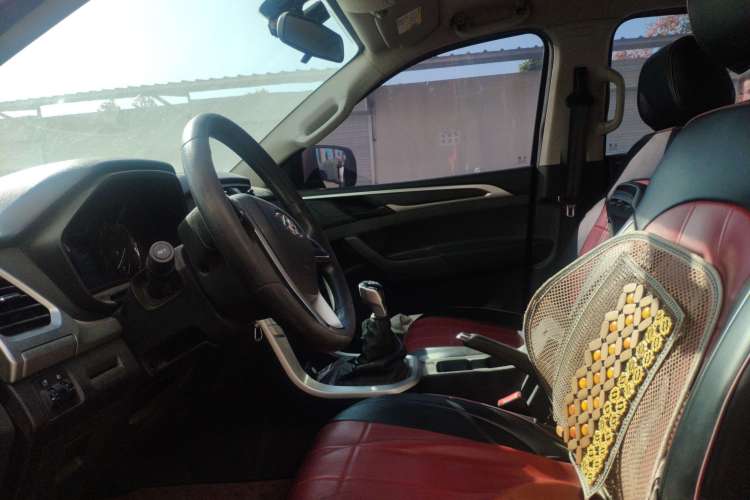 Used SAIC MAXUS T60 2017 2.8T Diesel Manual Two-Wheel Drive High-Ride Elite Long-Body Emission Standard V
