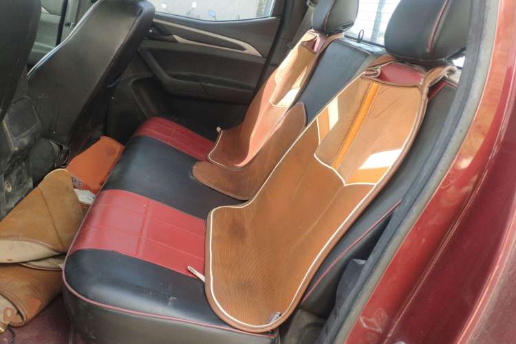 Used SAIC MAXUS T60 2017 2.8T Diesel Manual Two-Wheel Drive High-Ride Elite Long-Body Emission Standard V
