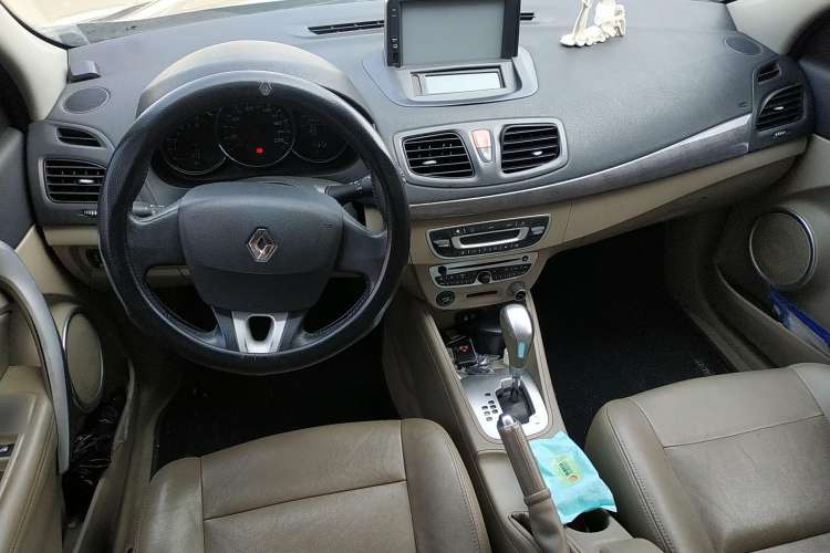 Used Renault Fluence 2011 2.0L Fashion Edition