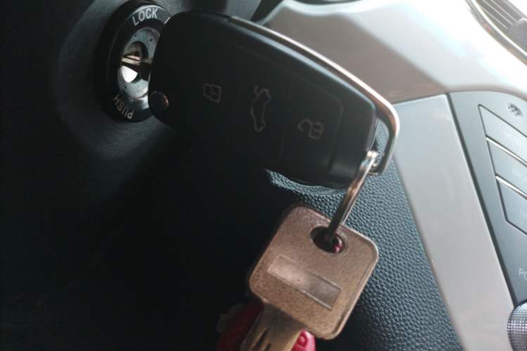 Used JAC Refine S2 2015 1.5L CVT Luxury Smart Version
